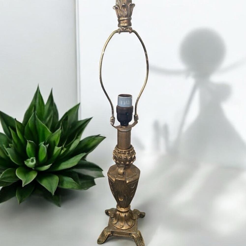 Artichoke Style Ornate Metal Resin Gold 23”H x 5”W Base MCM Retro Table Lamp